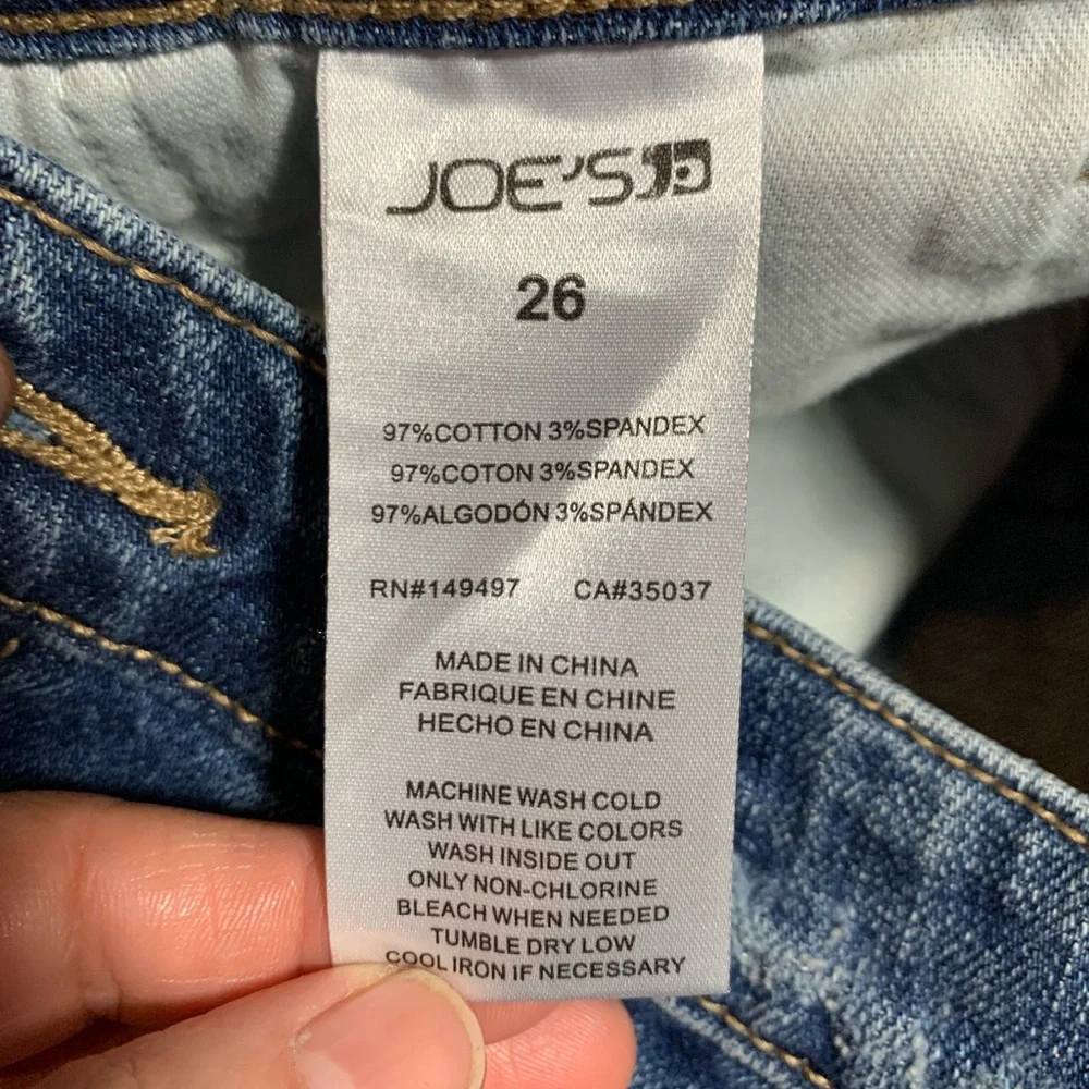 Joe’s jeans cuffed Denim Shorts. Size 26. - Picture 4 of 7